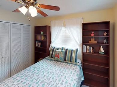Charming Vacation Home on Bradenton. Call Today.